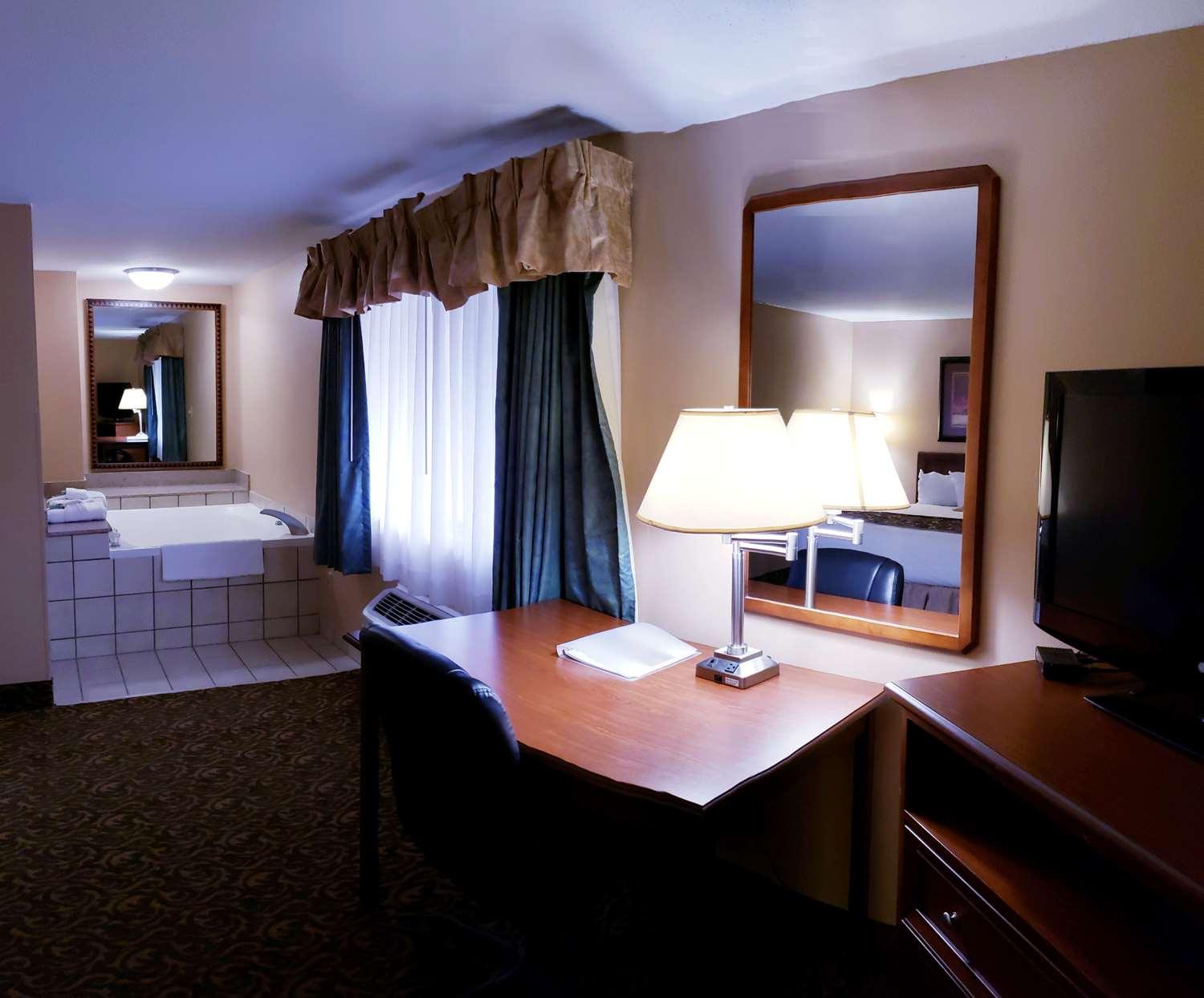 Surestay Plus Hotel By Best Western Блоек-Рівер-Фолз Екстер'єр фото