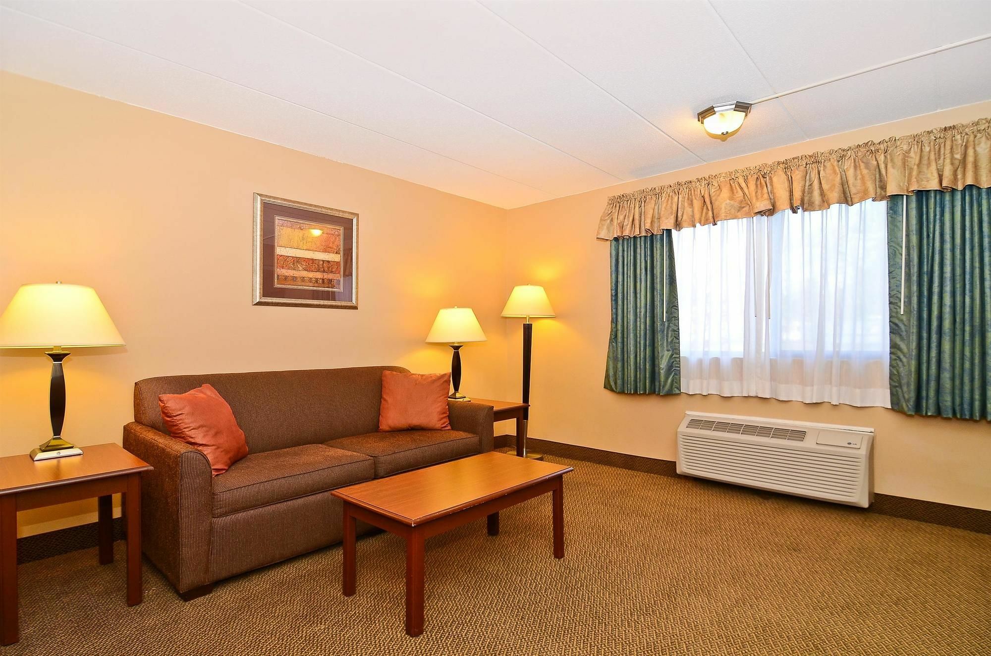 Surestay Plus Hotel By Best Western Блоек-Рівер-Фолз Екстер'єр фото