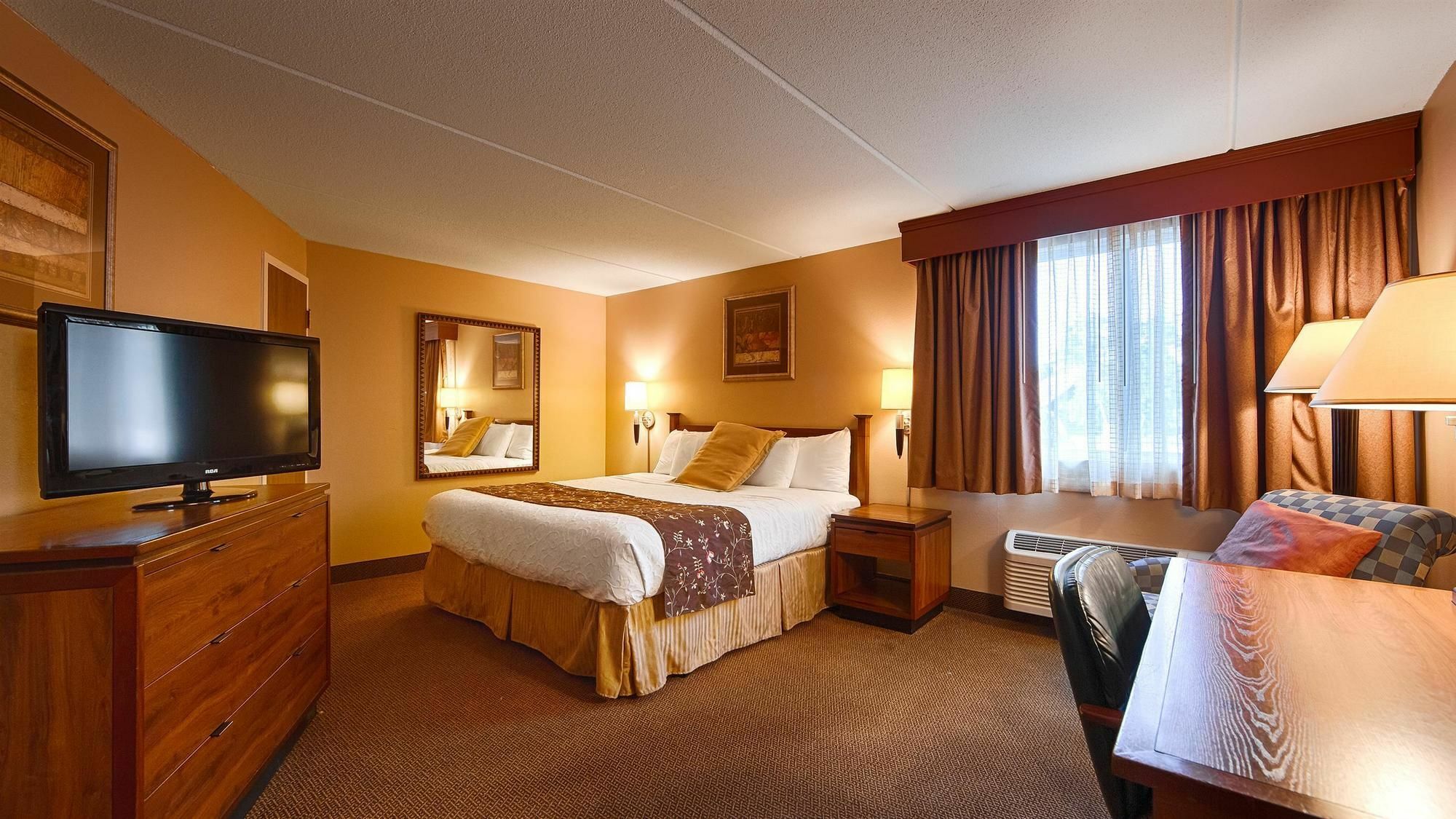 Surestay Plus Hotel By Best Western Блоек-Рівер-Фолз Екстер'єр фото