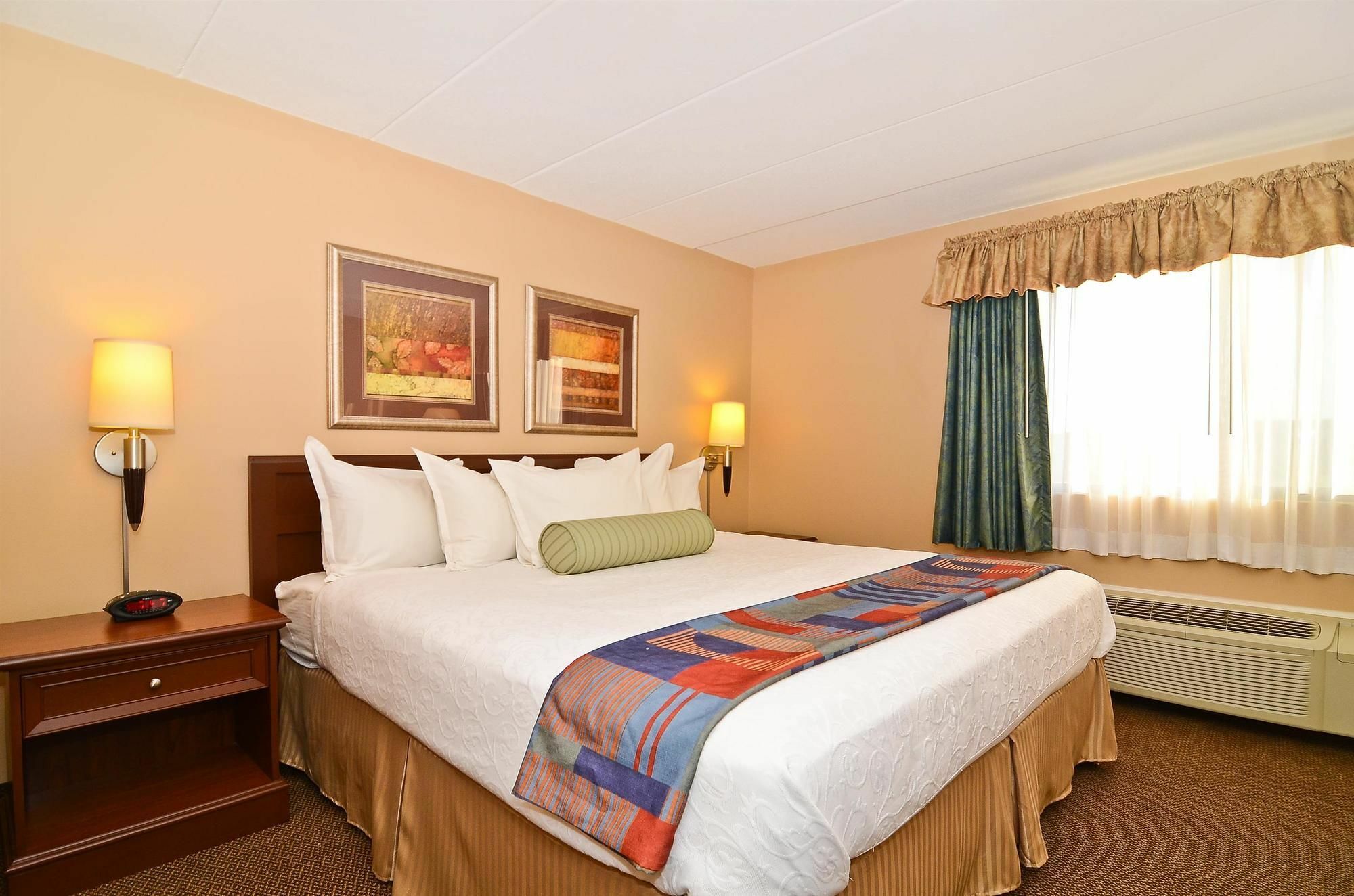 Surestay Plus Hotel By Best Western Блоек-Рівер-Фолз Екстер'єр фото
