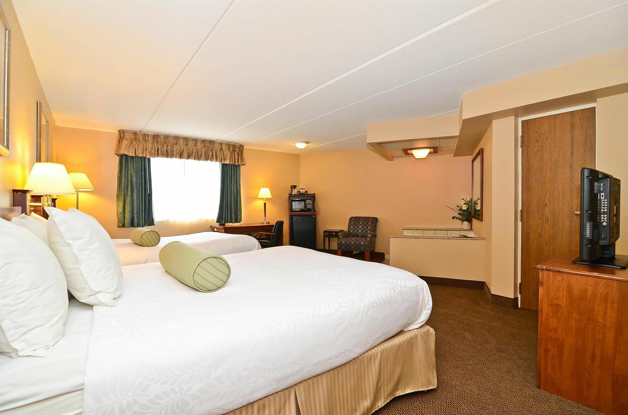Surestay Plus Hotel By Best Western Блоек-Рівер-Фолз Екстер'єр фото