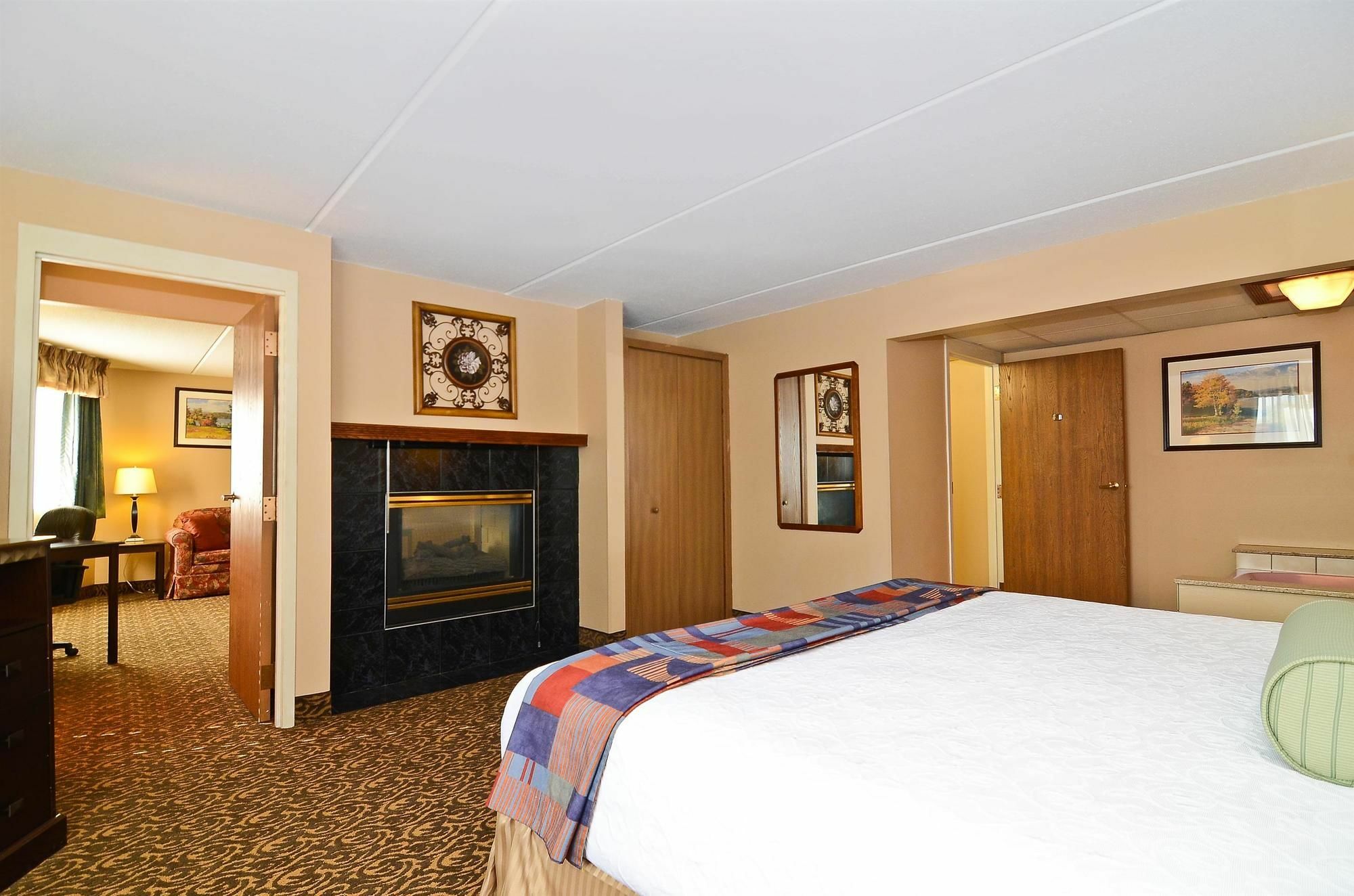 Surestay Plus Hotel By Best Western Блоек-Рівер-Фолз Екстер'єр фото