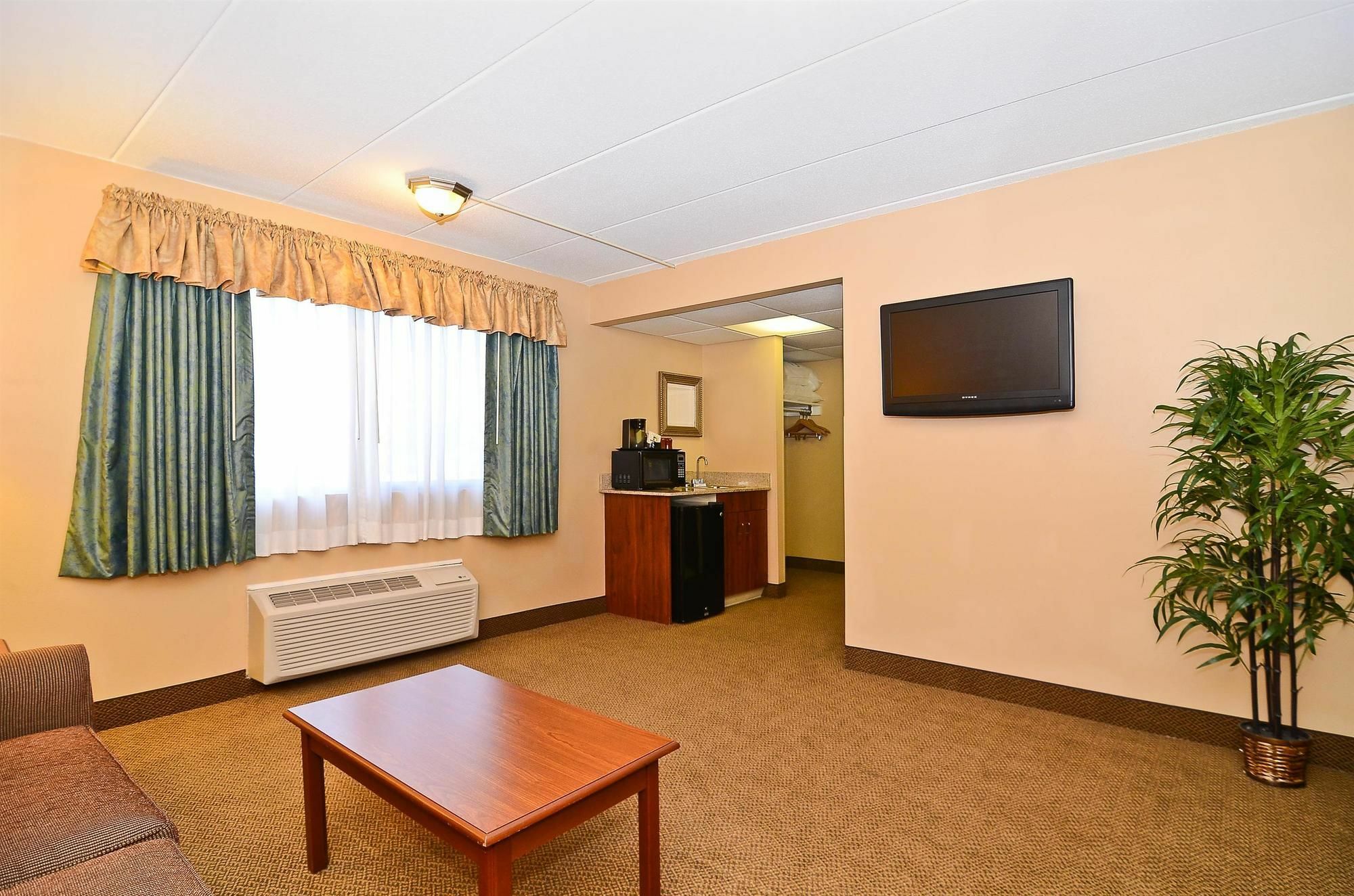 Surestay Plus Hotel By Best Western Блоек-Рівер-Фолз Екстер'єр фото